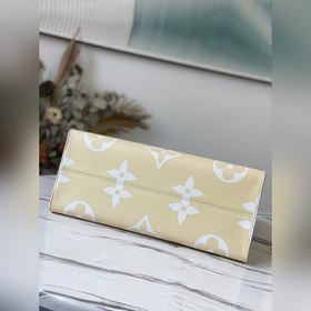 LV Артикул： M57641 Светло-розовая сумка OnTheGo большого размера