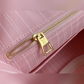 LV Артикул： M57641 Светло-розовая сумка OnTheGo большого размера