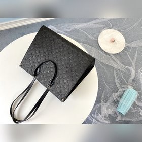 LV Модель M44925 Черная сумка ONTHEGO с тиснением Для работы, по