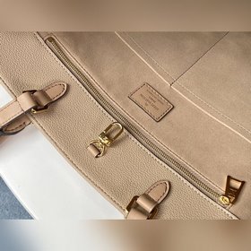 LV Модель M44933 Светло-коричневая сумка ONTHEGO с тиснением Для