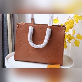 LV Модель： M45595 Коричневый Серия сумок для мам By The Pool Капс