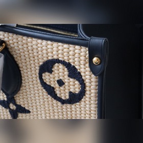 LV Артикул： 57723 Сумка среднего размера OnTheGo Вышитый узор Mon