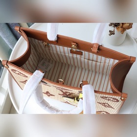 LV Артикул： 57723 Сумка среднего размера OnTheGo Сумка среднего