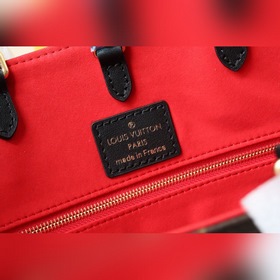 LV Артикул： M45888 Сумка-тоут Сердце Швейцарский художник Урс Фи