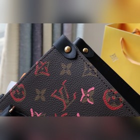LV Артикул： M45888 Сумка-тоут Сердце Швейцарский художник Урс Фи