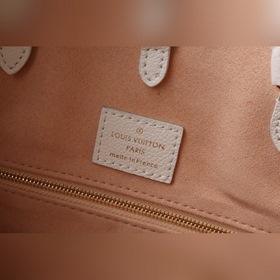 LV Артикул： M46060 Средняя сумка ONTHEGO Средняя сумка OnTheGo 