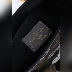 LV Модель： M90564/M69442 Лакированная кожа Сумка PETIT SAC PLAT 