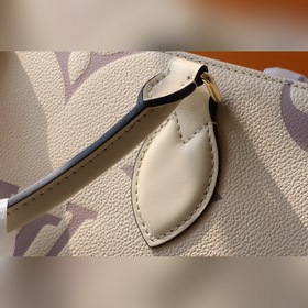LV Артикул： M45660 Средняя сумка OnTheGo Мотив Monogram сначала