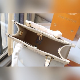 LV Артикул： M45660 Средняя сумка OnTheGo Мотив Monogram сначала