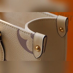 LV Артикул： M45660 Средняя сумка OnTheGo Мотив Monogram сначала