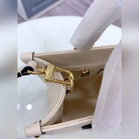 LV Артикул： M45654 Белый Onthego Маленькая сумка Tote Вдохновленн