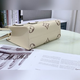 LV Артикул： M45654 Белый Onthego Маленькая сумка Tote Вдохновленн