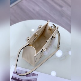 LV Артикул： M45654 Белый Onthego Маленькая сумка Tote Вдохновленн