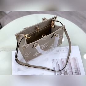 LV Артикул： M45779 Сумка Onthego Small Tote в цвете слоновой кос