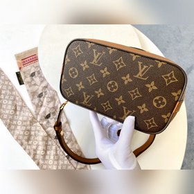 LV Модель M44391 Рюкзак Daphne Компактная сумка Métis выглядит э