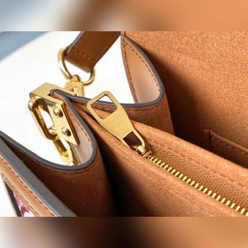 LV Модель M57211 Сумка через плечо цвета землистого желтого с узо
