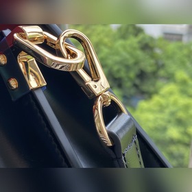 Сумка LV Onthego Артикул： M45889 Швейцарский художник Урс Фишер 