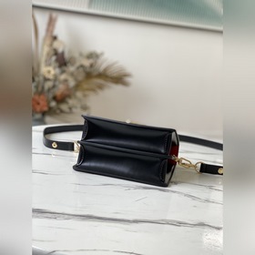 Сумка LV Onthego Артикул： M45889 Швейцарский художник Урс Фишер 