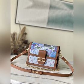 Средняя сумка LV Артикул： M21266 Эта сумка среднего размера изг