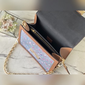 Средняя сумка LV Артикул： M21266 Эта сумка среднего размера изг