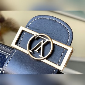 LV Dauphine Маленькая сумка Артикул： M59716 Эта модель Dauphine