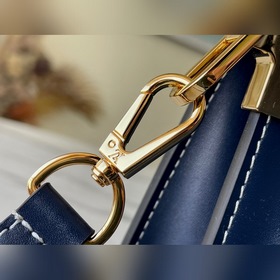 LV Dauphine Маленькая сумка Артикул： M59716 Эта модель Dauphine