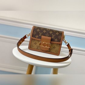 LV mini Дафни почтовая сумка, модель M44580 Первое впечатление от