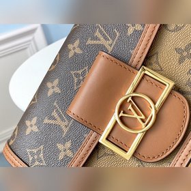 LV mini Дафни почтовая сумка, модель M44580 Первое впечатление от