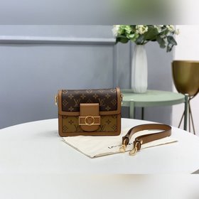 LV mini Дафни почтовая сумка, модель M44580 Первое впечатление от