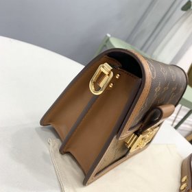 LV mini Дафни почтовая сумка, модель M44580 Первое впечатление от