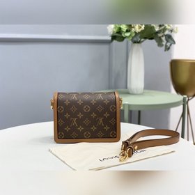 LV mini Дафни почтовая сумка, модель M44580 Первое впечатление от