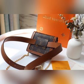 LV Модель M68621 Поясная сумка DAUPHINE BB представляет собой ми