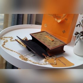 LV &nbsp;DAUPHINE сумка на цепочке Модель M68746 Эта сумка Da