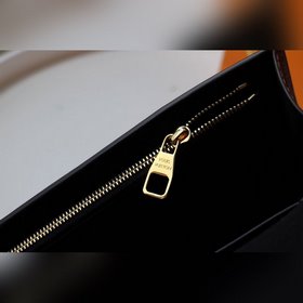 LV &nbsp;DAUPHINE сумка на цепочке Модель M68746 Эта сумка Da