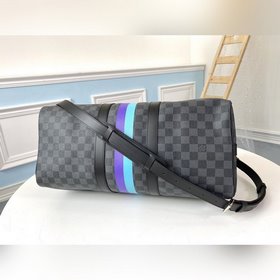 LV P00761 Эта классическая сумка Keepall 45 изготовлена из ткани 