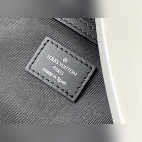 LV P00761 Эта классическая сумка Keepall 45 изготовлена из ткани 