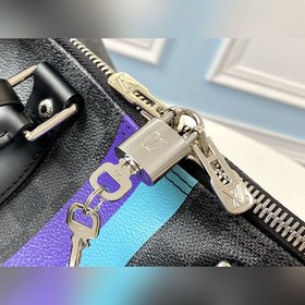 LV P00761 Эта классическая сумка Keepall 45 изготовлена из ткани 