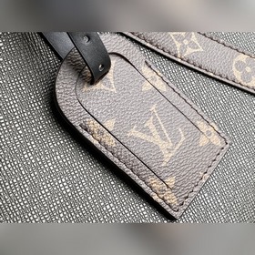 LV Артикул： M30483 Вирджил Абло привнесовременный дух в классич