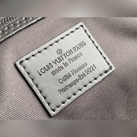LV Артикул： M30483 Вирджил Абло привнесовременный дух в классич