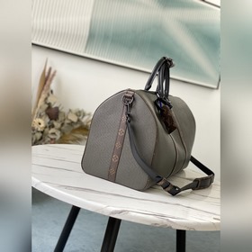 LV Артикул： M30483 Вирджил Абло привнесовременный дух в классич