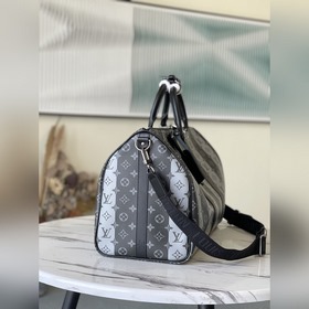 LV Артикул： M40567 Серебристые полоски (с плечевым ремнем) являю