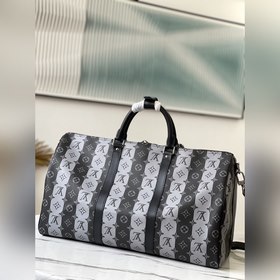 LV Артикул： M40567 Серебристые полоски (с плечевым ремнем) — это