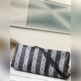 LV Артикул： M40567 Серебристые полоски (с плечевым ремнем) — это