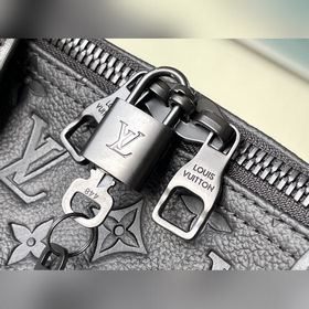 LV Артикул： M44470 Полностью из кожи с тиснением Эта сумка Keep