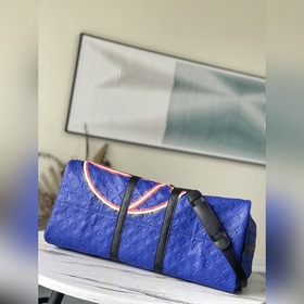 LV Артикул： M53766 Классическая мягкая дорожная сумка Выпущенна