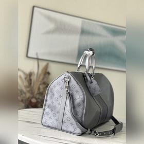 LV Артикул： M53766 Серебристая классическая мягкая дорожная сумк