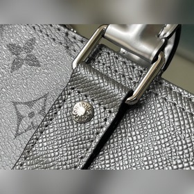 LV Артикул： M53766 Серебристая классическая мягкая дорожная сумк