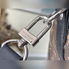 LV Модель： M56710 Черная сумка для путешествий с узором в стиле 