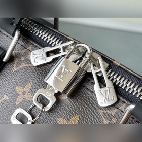 LV Модель： M56711 Черная сумка для путешествий с узором «старая 
