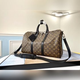 LV Модель M56711 Эта сумка выполнена в классическом дизайне, кото